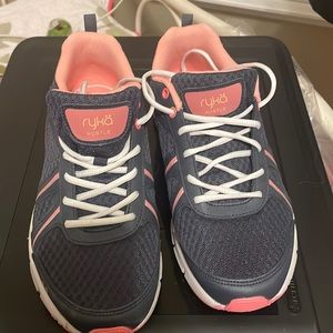 Only used twice. Great condition like new. Non smoking home.